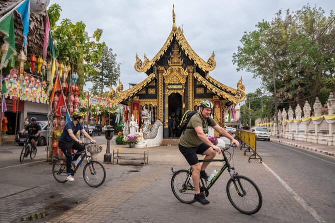 Chiang Mai: Historic Old City Bike Tour - Morning or Night - Key things that make this Chiang Mai bike tour work