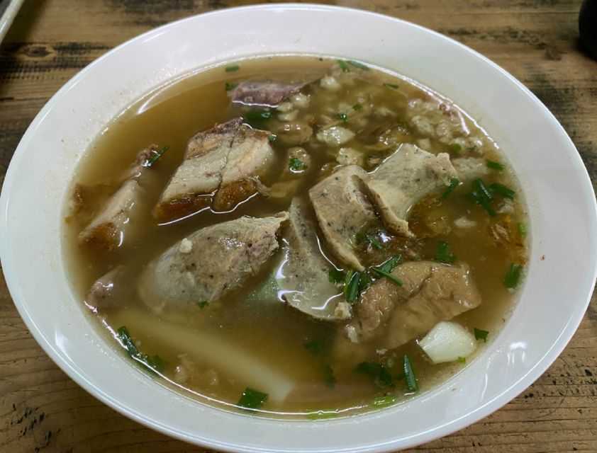 Chiang Mai: Local Food and Markets Guided Walking Tour - Two Hours of Chiang Mai Street Food, Without the Menu Guessing