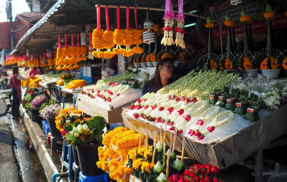 Chiang Mai: Local Food and Markets Guided Walking Tour - Where You Meet and How the Walking Works