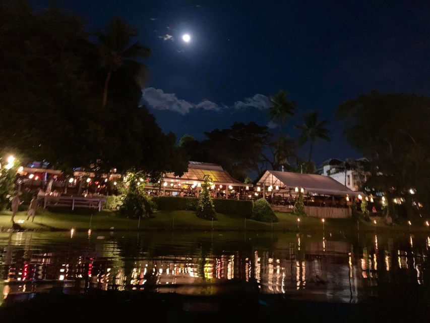 Chiang Mai: Ping River Night Kayaking into City Center - What guides bring to the experience (and what to expect from the vibe)