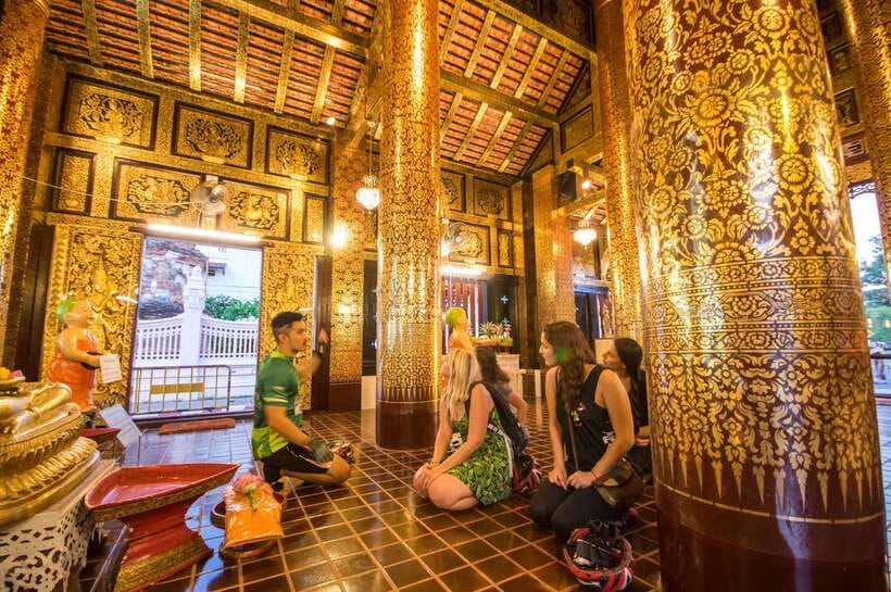 Chiang Mai: Private Historic Old City Bike Tour - Night - Key points to know before you pedal