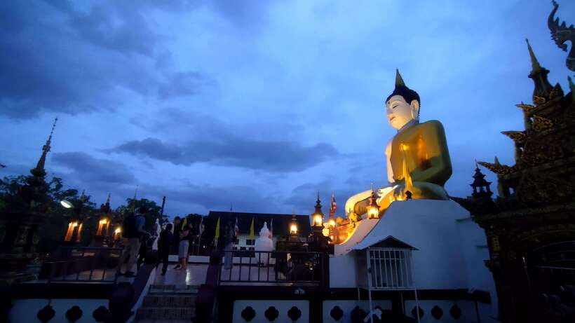 Chiang Mai: Private Historic Old City Bike Tour - Night - Riding the moat and Old City walls: how a “history map” becomes real
