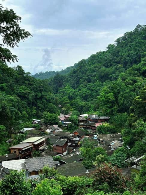 Chiang Mai: The Giant Café & Mae Kampong Village Day Trip - Rabiang Viewpoint (Mae Kampong): café stops that actually help