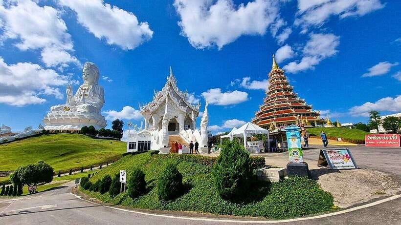 Chiang Mai: White, Blue & Big Buddha Temples in Chiang Rai - The Long-Neck Karen Village Stop: Pick Option A or Option B