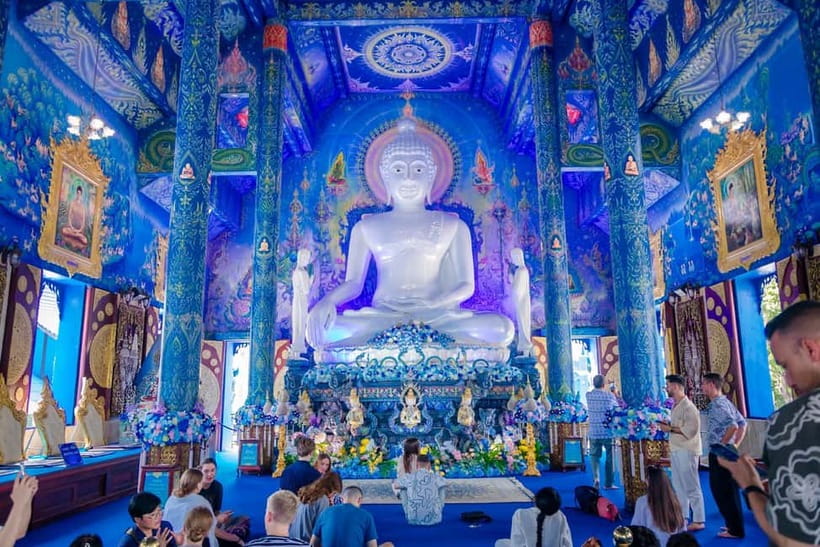 Chiang Mai: White, Red/Black & Blue Temples Tour with Lunch - Mae Kachan Hot Springs: a short stop that actually helps