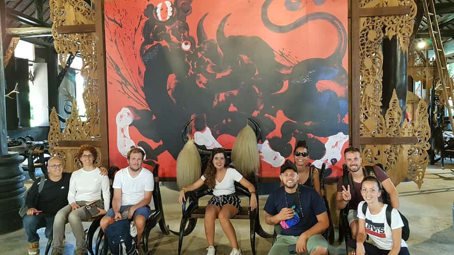 Chiang Rai: Guided Full-Day Highlights Tour with Thai Lunch - Lunch at Give Green Farm House, then the Karen long-neck visit
