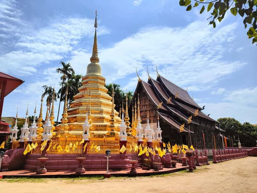 Chiangmai: Temple And City Walking Tour With Ex-Monk - Key Points You’ll Care About