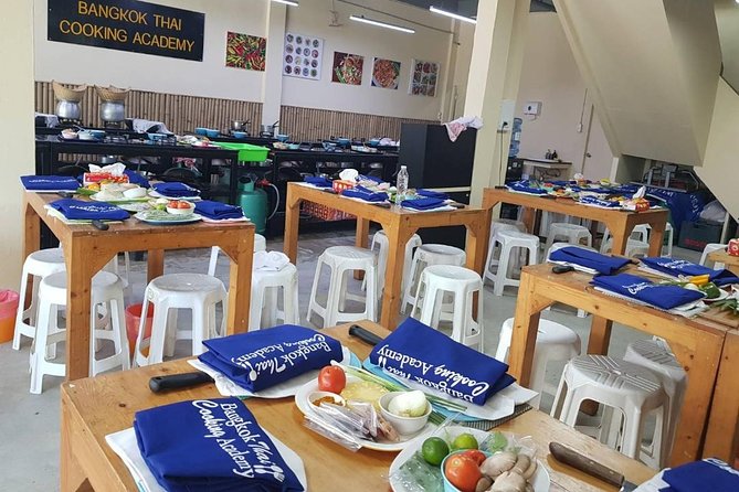 Choose 5 Dishes: Half-Day Cooking Class in Sukhumvit with Market Tour - Who should book this Thai cooking class in Sukhumvit