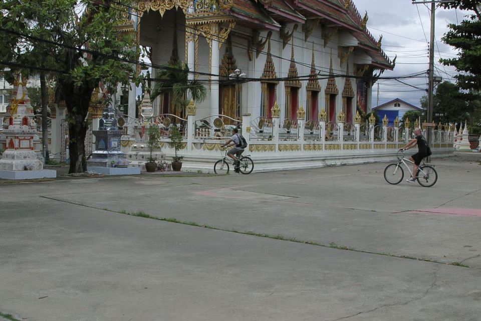 Colors Of Bangkok: 4-Hour Small Group Bike Tour - Khung Bang Kachao views at the 80th Anniversary Celebration Garden