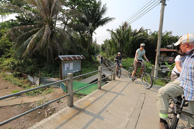 Colors of Bangkok - Wat Bang Nam Phueng Nok: quick cultural stops that make the ride mean more