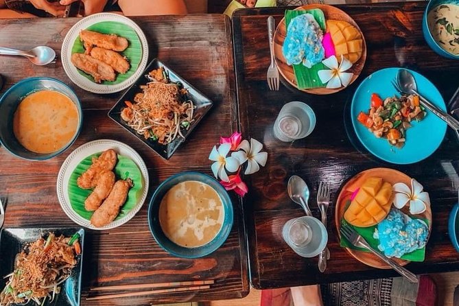 Cooking Morning Class Chiang Mai Visit Organic Garden and Market - Hotel Pickup to the Market: Start Where Your Day Is Most Convenient