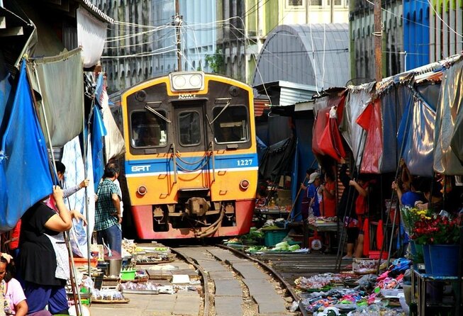 Damnoen Saduak Floating Market and Maeklong Railway Market Tour - Key things to know before you go