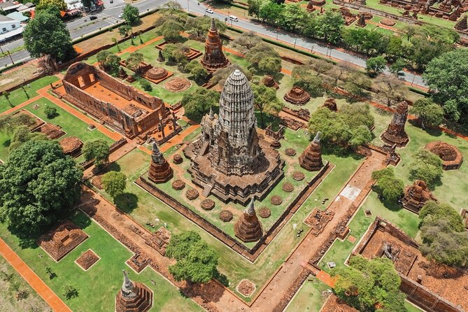 Damnoen Saduak Floating Market & Ayutthaya Tour from Bangkok - Ayutthaya temples: Wat Phanan Choeng to Wat Phra Si Sanphet