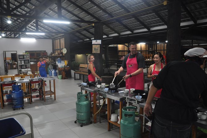 Evening Cooking Class in Organic Farm with Local Market Tour - Curry Paste and the Core Skills You Can Actually Reuse