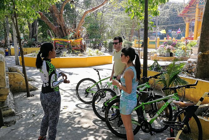Explore Bangkok by Bike & Boat with Lunch - Wat Pak Nam and the glass stupa: Buddhism you can see up close