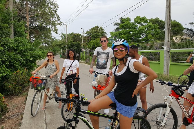 Explore Bangkok by Bike & Boat with Lunch - Baan Silapin lunch: old house turned gallery, plus real canal-side food