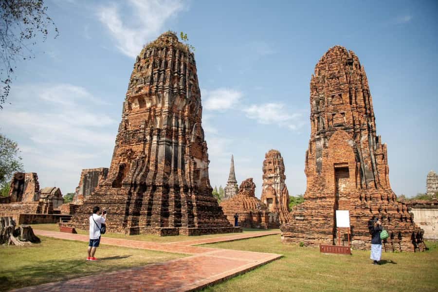 From Bangkok: Customize Your Own Full-Day Ayutthaya Tour - Wat Mahathat: The Tree-Root Buddha Head Moment