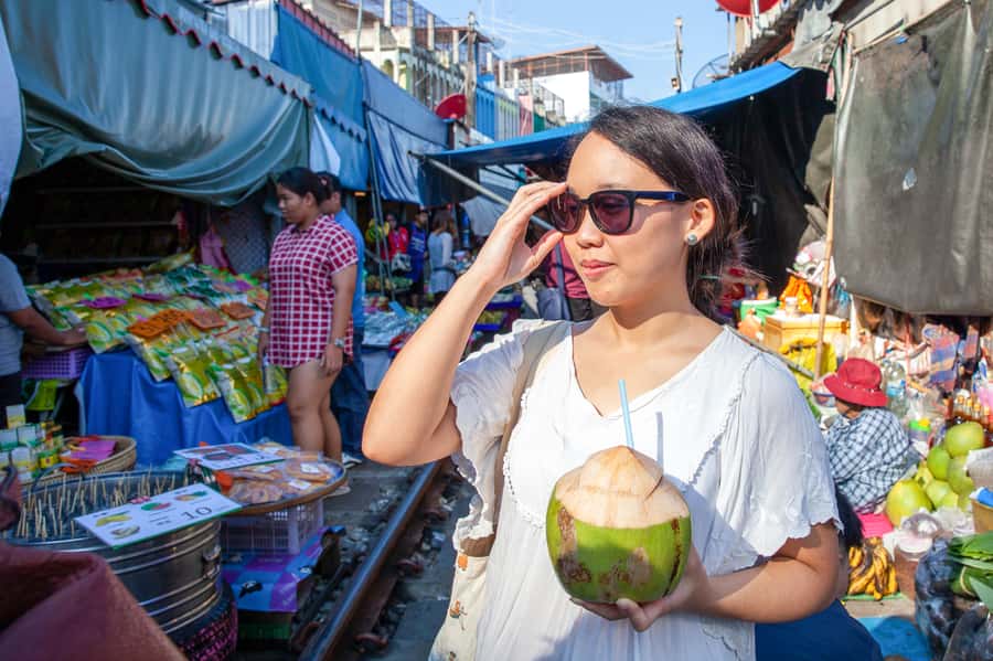 From Bangkok: Maeklong Railway and Floating Market Food Tour - Snack Time: What to Expect and How to Order Like You Mean It