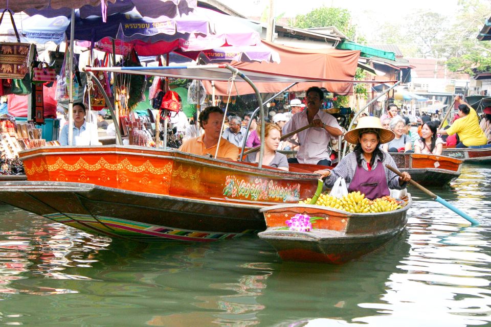 From Bangkok: Maeklong Railway and Floating Market Food Tour - Timing, Timing, Timing: Why This Day Can Feel Fast