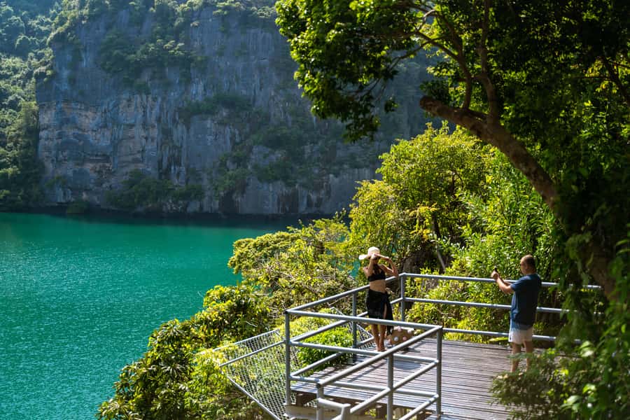 From Koh Samui: Ang Thong Marine Park VIP Small-Group Tour - Ang Thong Marine Park cruising and photo time: watch the cliffs first