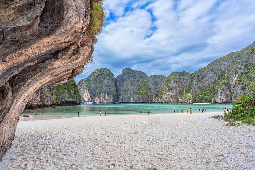 From Krabi: Maya Bay, Bamboo & Phi Phi Islands Day Tour - Phi Phi Don buffet lunch: delicious food, and the crowd factor