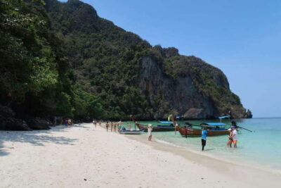 From Phi Phi: Full Day 7 Island Tour by Longtail with Sunset - Getting to Tonsai Bay: The Part People Forget