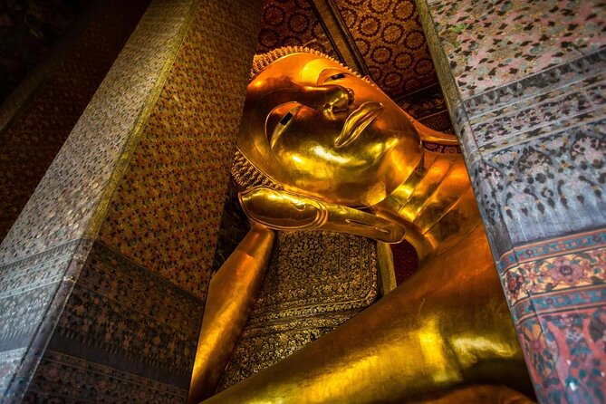 Full Day Bangkok PRIVATE City Tour With Locals - Wat Trimit & Wat Pho tickets - Wat Trimit: the Golden Buddha moment (and the construction question)