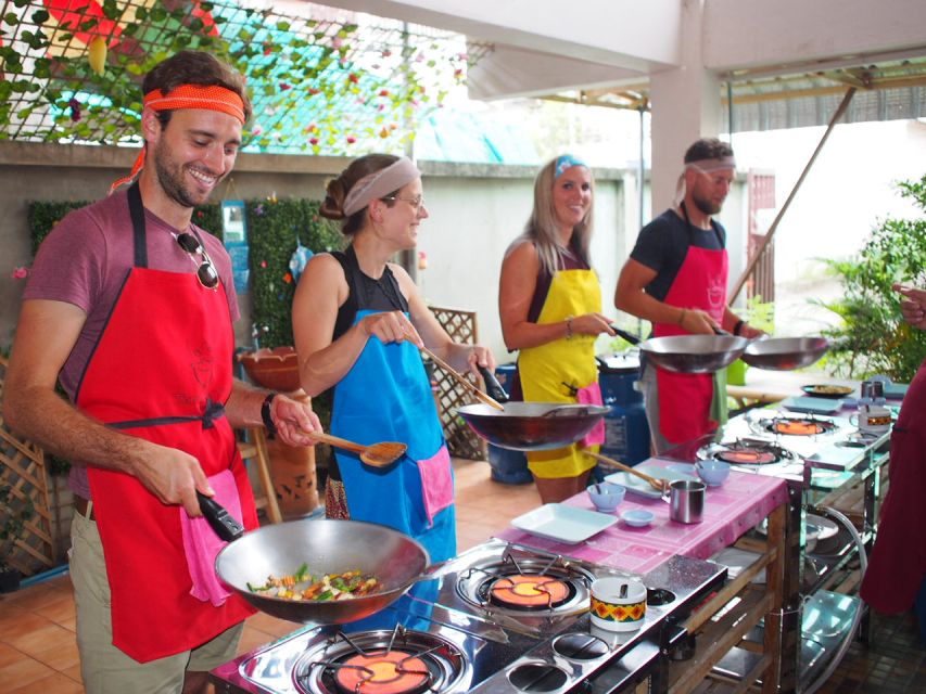 Half-Day Cooking Class with Market Tour - Market Walk in Chiang Mai: seeing ingredients before the wok