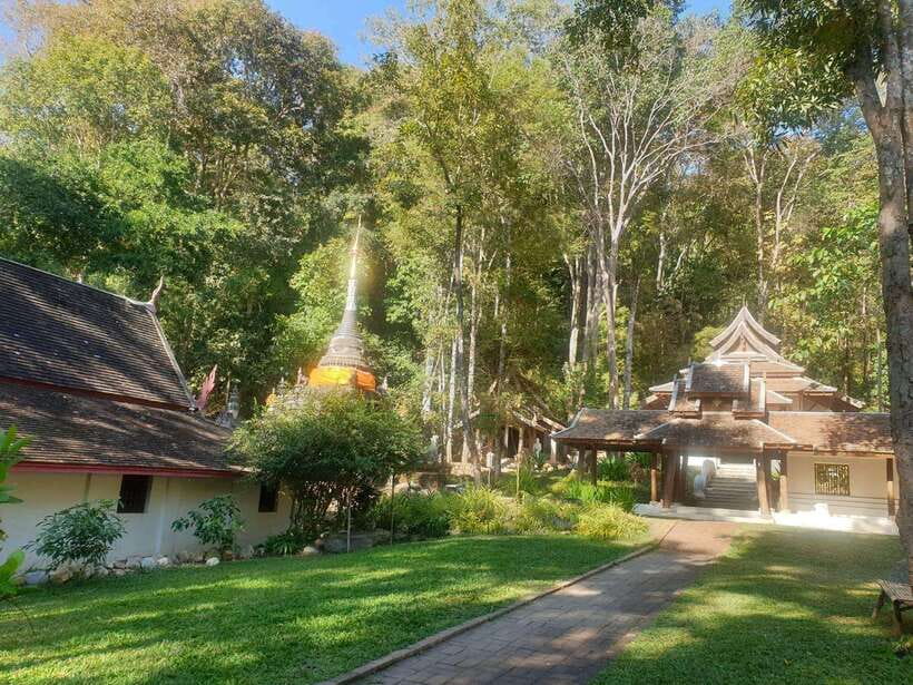 Half Day Morning Wat Pha Lat & Wat Phra That Doi Suthep Tour - Morning Logistics From Chiang Mai: Pickup, Meeting Point, and Timing