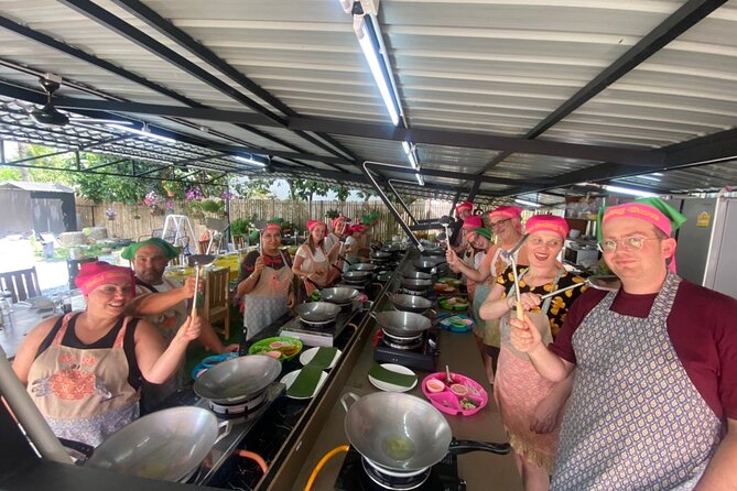 Half day Thai cooking Class + Market tour+Garden tour - Pickup, timing, and group size: making a half day feel smooth