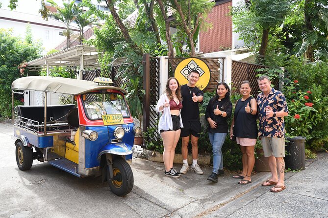 Hands-on Thai Cooking Class & Market Tour in Sukhumvit - Market Tour vs Fruit Carving: What You Do Before the Cooking