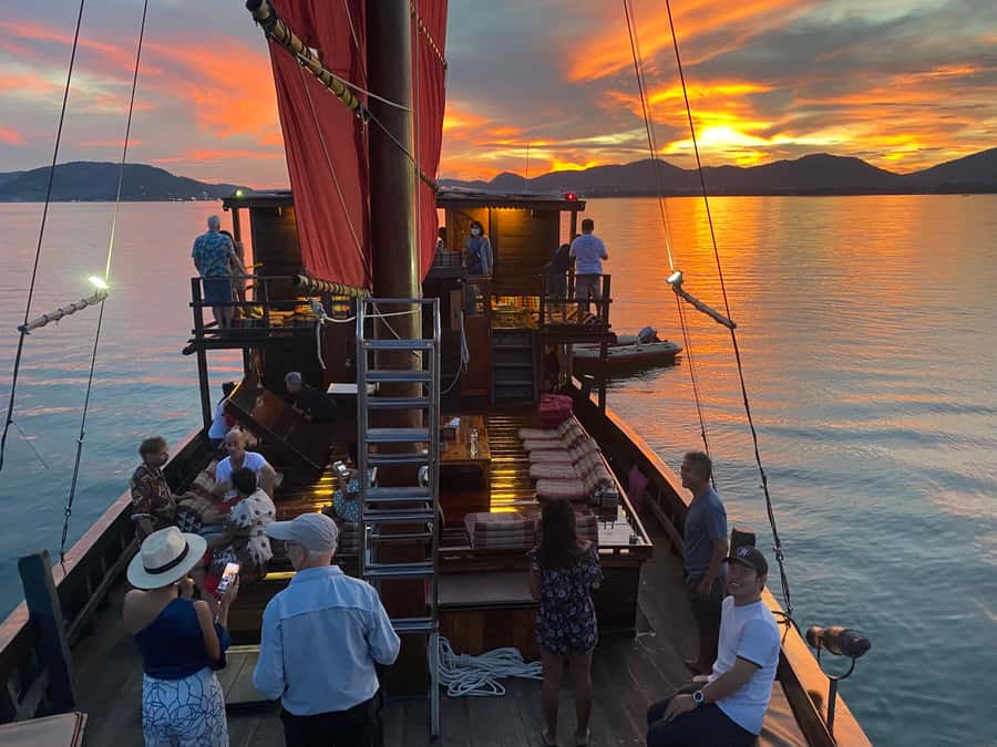 Hua Hin: Siamtara Sunset Sailing Dinner Cruise with Pickup - Key moments worth planning for