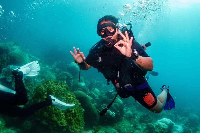 Ko Tao: Try Scuba Diving 1-Day Experience - On the Boat to the Site: Sun Deck Time and Included Refreshments