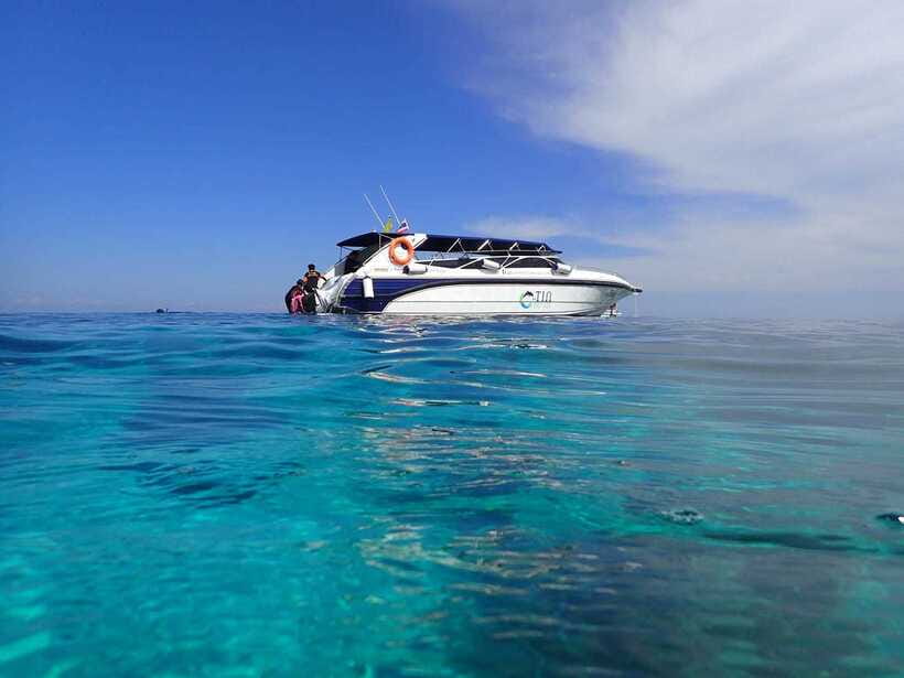 Koh Lanta: 4-Island Adventure Tour to Emerald Cave - Koh Kradan beach break and buffet lunch: where the day slows down