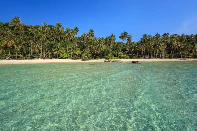 Koh Lanta: 4-Island Adventure Tour to Emerald Cave - Koh Ngai: the road-free calm that balances the whole itinerary
