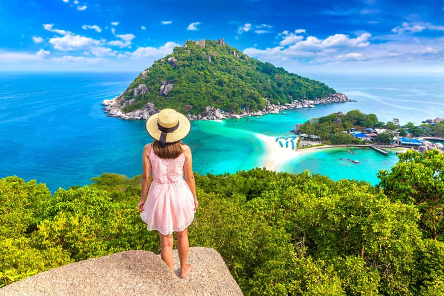 Koh Pha Ngan: Koh Tao & Nang Yuan Tour with Snorkel, Lunch - Koh Tao Snorkeling Stop 1: Hin Wong Bay for Fish and Coral
