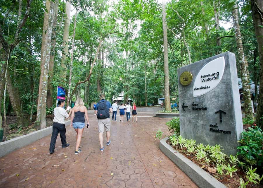 Koh Samui: Half Day City Tour with Hotel Pickup - Namuang Waterfall: Cool Air, Wet Shoes, and Time to Enjoy It