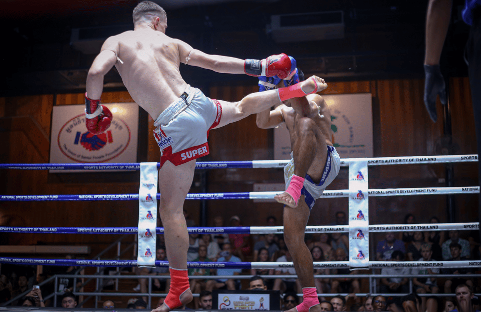 Koh Samui: International Stadium Muay Thai Match Ticket - Drinks, sound, and the announcer: what to expect once the night starts