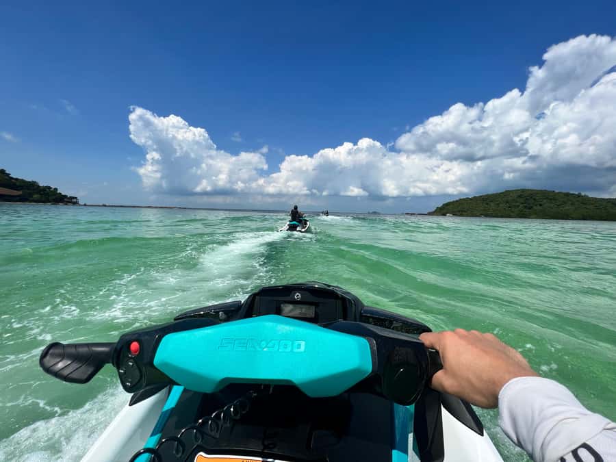 Koh Samui: Jetski Safari, Snorkeling to Pig & Virgin Islands - The Scenic Start: Laem Sor Pagoda Pass-By