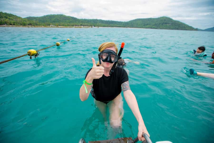 Koh Samui: Pink Dolphin Spotting & Pig Island Speedboat Tour - Tan Island (Ko Taen) Snorkeling: Coral Reefs, Fish, and the Stuff You Should Watch For