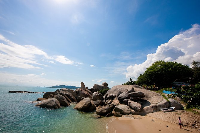 Koh Samui Sightseeing Tour by Minivan - Na Muang Waterfall: cool down, and be smart about nearby activities