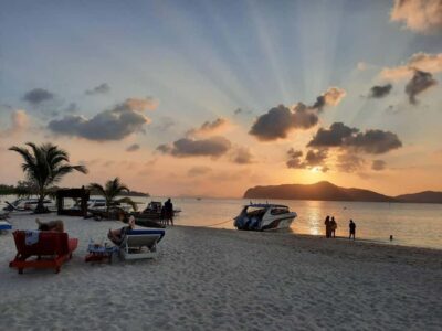 Koh Samui: Sunset Pig Island and Snorkeling Koh Tan w/Dinner - The Afternoon Rhythm: Pickup Timing and How the Day Feels