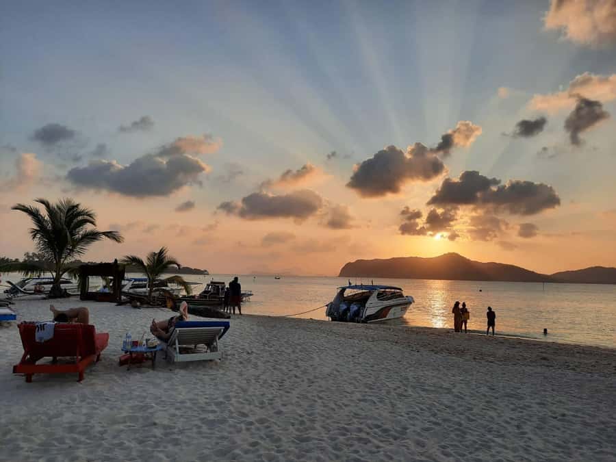 Koh Samui: Sunset Pig Island and Snorkeling Koh Tan w/Dinner - The Afternoon Rhythm: Pickup Timing and How the Day Feels