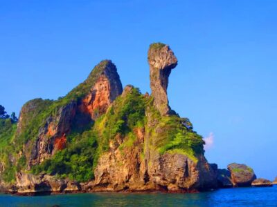Krabi: 4 Islands Sunset Longtail Boat Tour with BBQ Dinner - Railay’s Phra Nang Beach: the first wow moment and first reef time