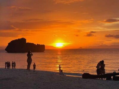 Krabi: 7 Islands Sunset Hopping Cruise with BBQ & Plankton - Hotel pickup to Anda Krabi Sea Tour pier: how the day flows