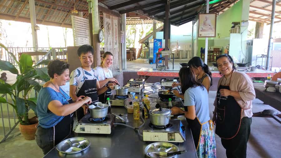 Krabi: Evening Thai Cooking Class at Ya's Cookery - Ao Nang Evening Cooking: why Ya’s Cookery School is a solid Krabi pick
