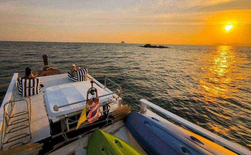 Krabi: Koh Hong Small Group Tour by Luxury Longtail Boat - Hong Island beach and the viewpoint hike: time well spent