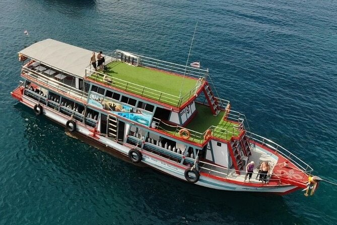 La Bombona Diving Koh Tao Open Water Course - Instructors that keep you calm: Julian, George, Nico Martire, Rafa, and more