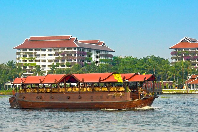 Manohra 5-Star Luxury Dinner Cruise with Pre-Canapés in Bangkok - Pre-dinner canapés at Anantara Riverside: start the night like a local