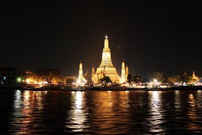 Manohra 5-Star Luxury Dinner Cruise with Pre-Canapés in Bangkok - Four-course Thai dinner: what’s included, and what to expect
